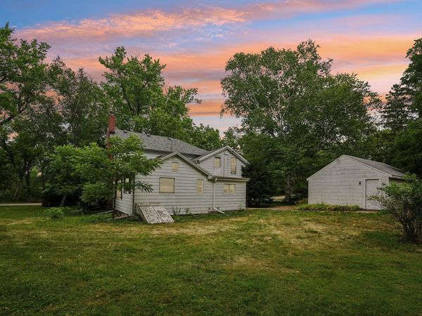 S63W34771 Piper Rd, Eagle, WI 53119