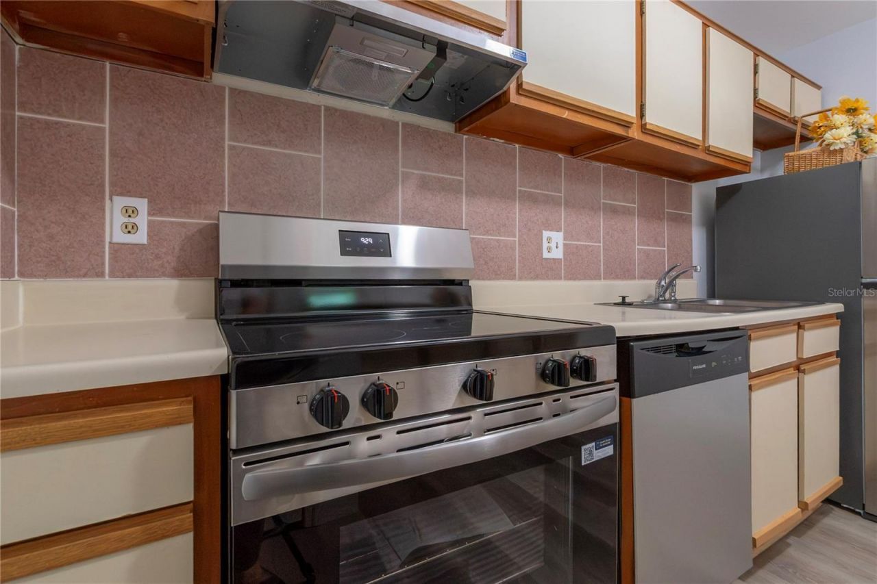1400 Gandy Boulevard N, Unit 1708, Saint Petersburg, FL 33702 Photo