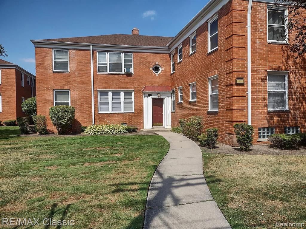 21519 Kingsville Street, Harper Woods, MI 48225 Main Photo
