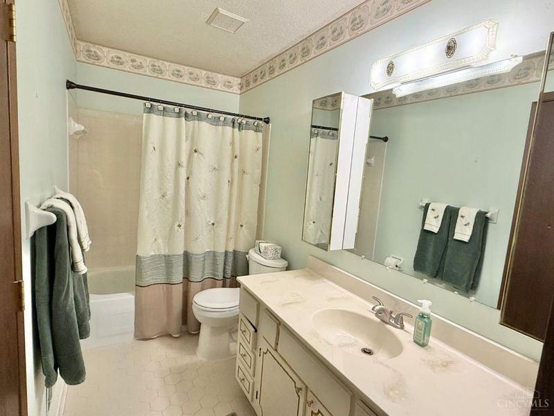 5174 Clearlake Drive, Unit 38, Cincinnati, OH 45247 Photo 12