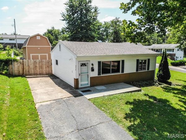 316 Lindy Boulevard , Ballwin, MO 63021