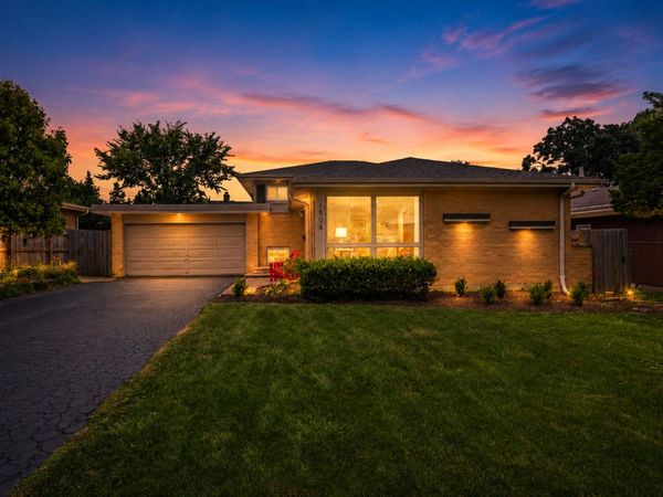 1506 Wakeman Avenue , Wheaton, IL 60187