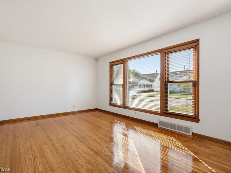 23881 Puritan Avenue, Euclid, OH 44123 Photo 4