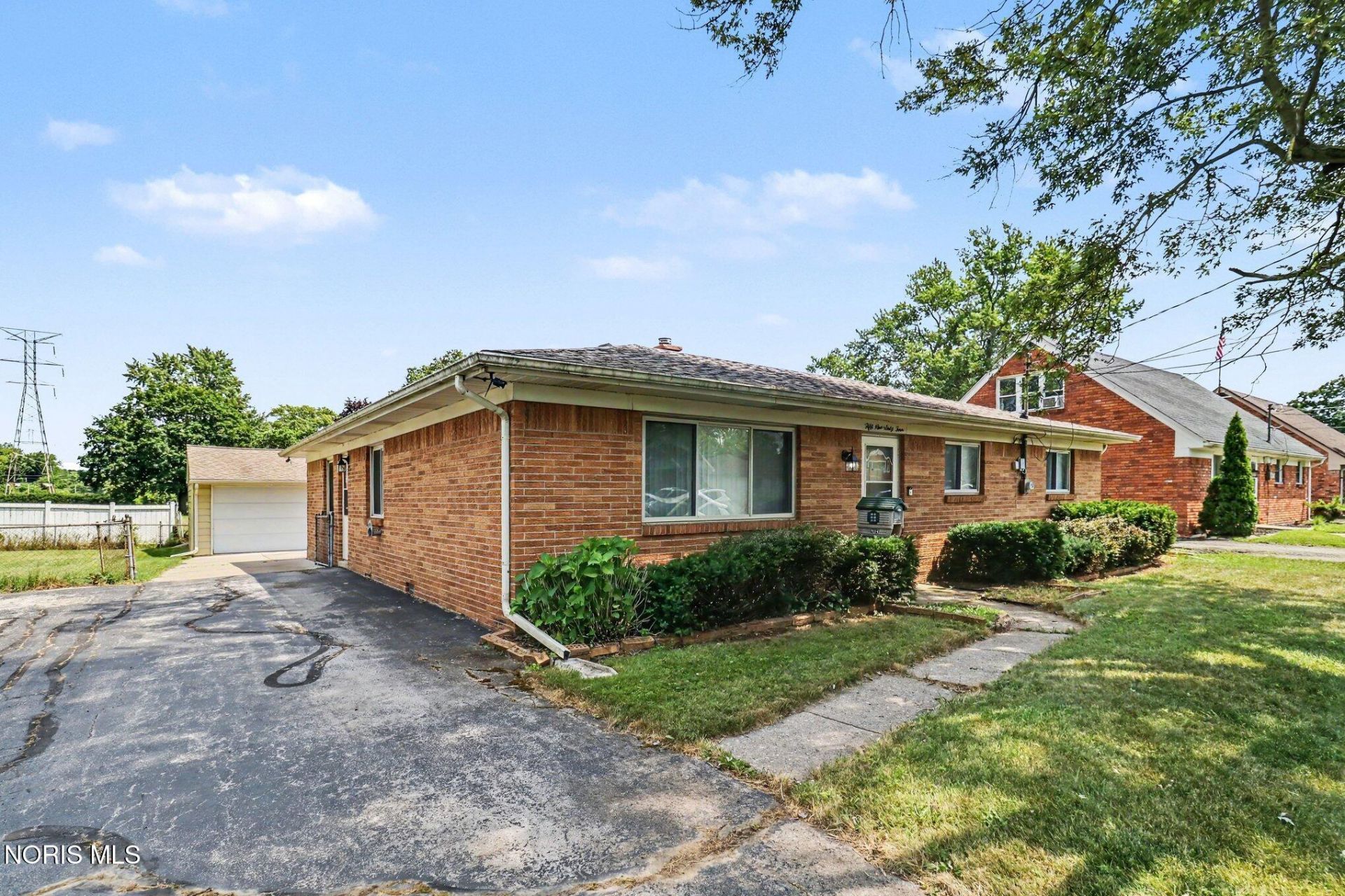 5964 Merle Street , Toledo, OH 43623 Main Photo