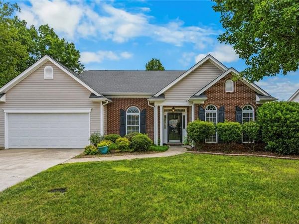 4323 Karley Court , Winston-Salem, NC 27106