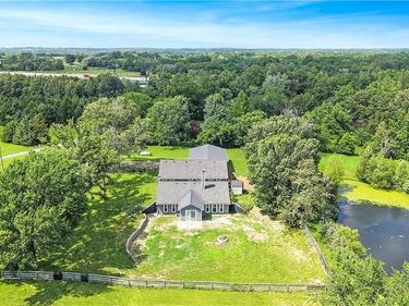 5318 S STILLHOUSE Road, Oak Grove, MO 64075