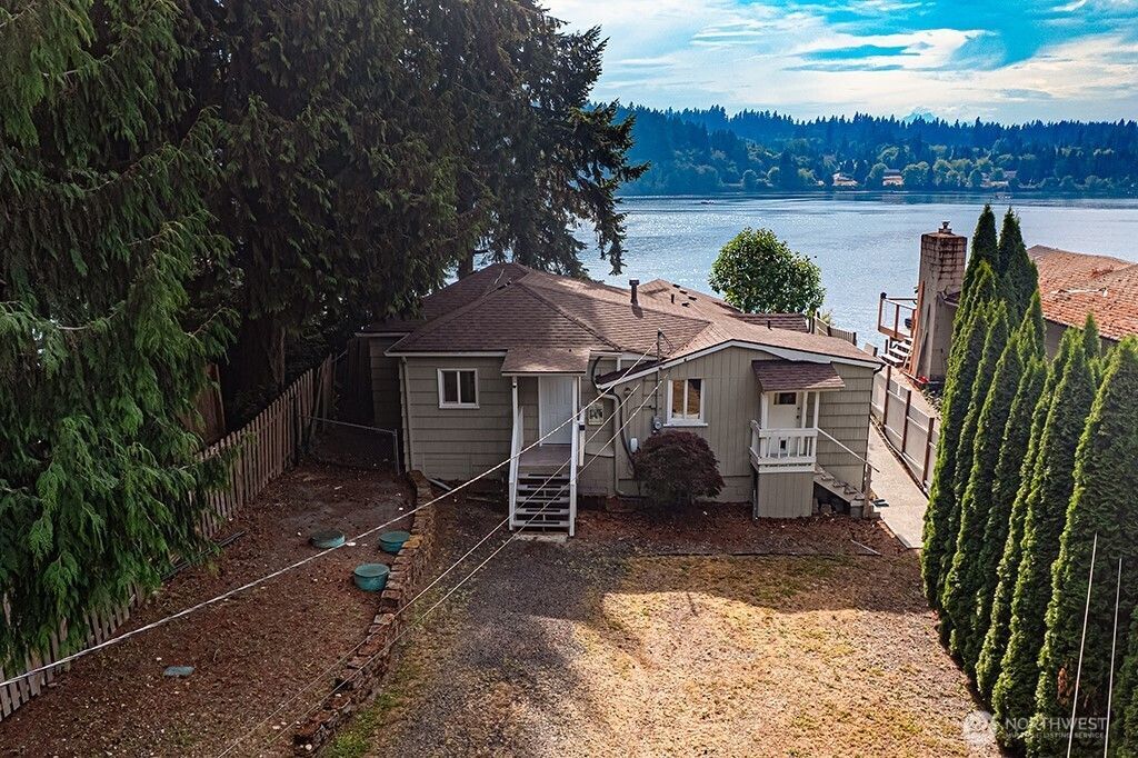2161 Marine Drive , Bremerton, WA 98312