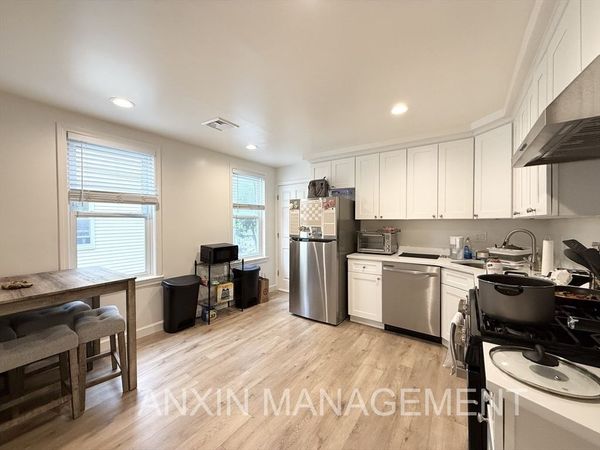 72 Easton St, Unit 2, Boston, MA 02134