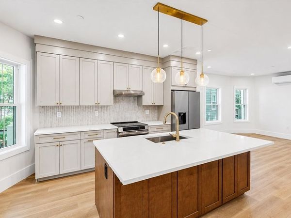 139 Sycamore St., Unit A, Somerville, MA 02145