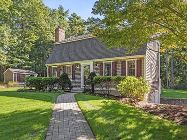 8 Copper Beech Drive, Kingston, MA 02364