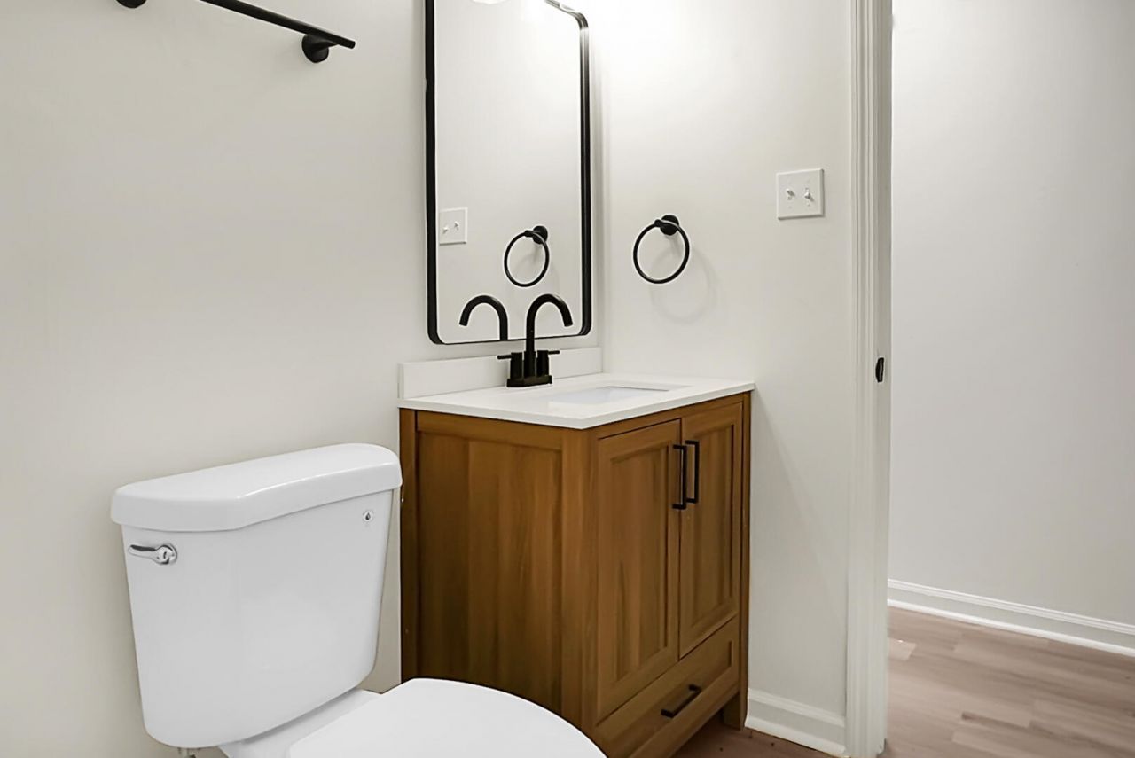 2052 Vestry Drive Photo 17