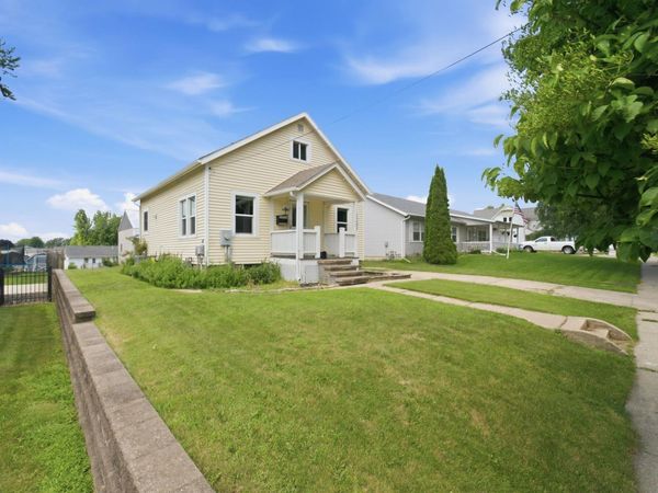 1207 6Th Street, Grundy Center, IA 50638