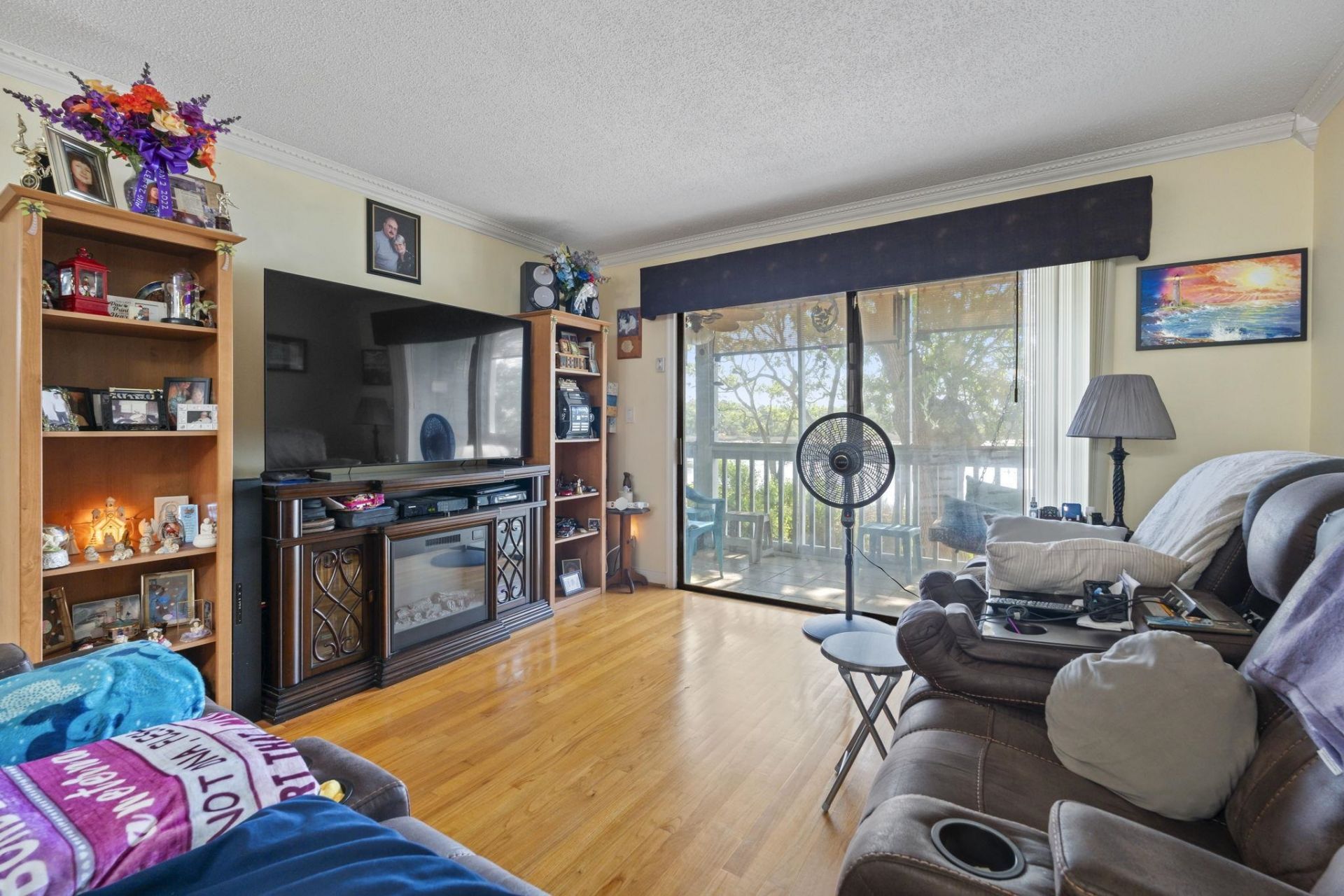 806 Conway St.  Photo 4