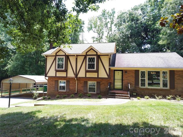 5812 Donegal Drive , Charlotte, NC 28212