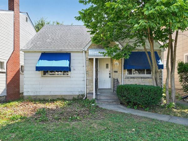 584 Chestershire Road , Columbus, OH 43204