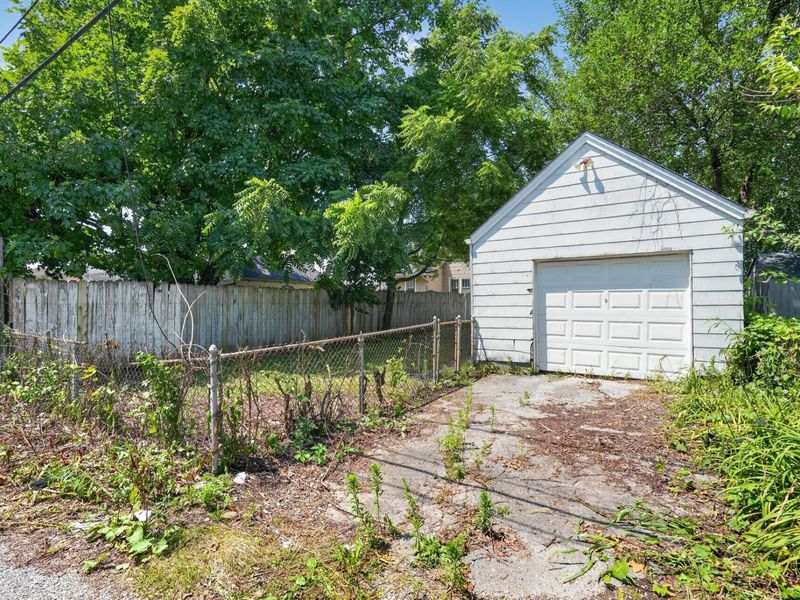 584 Chestershire Road, Columbus, OH 43204 Photo 3