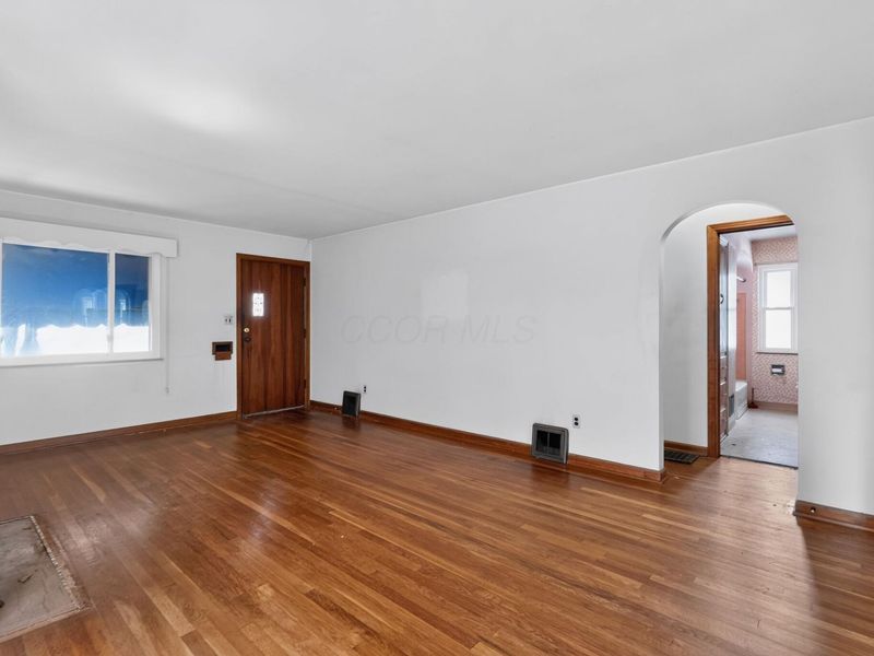 584 Chestershire Road, Columbus, OH 43204 Photo 8