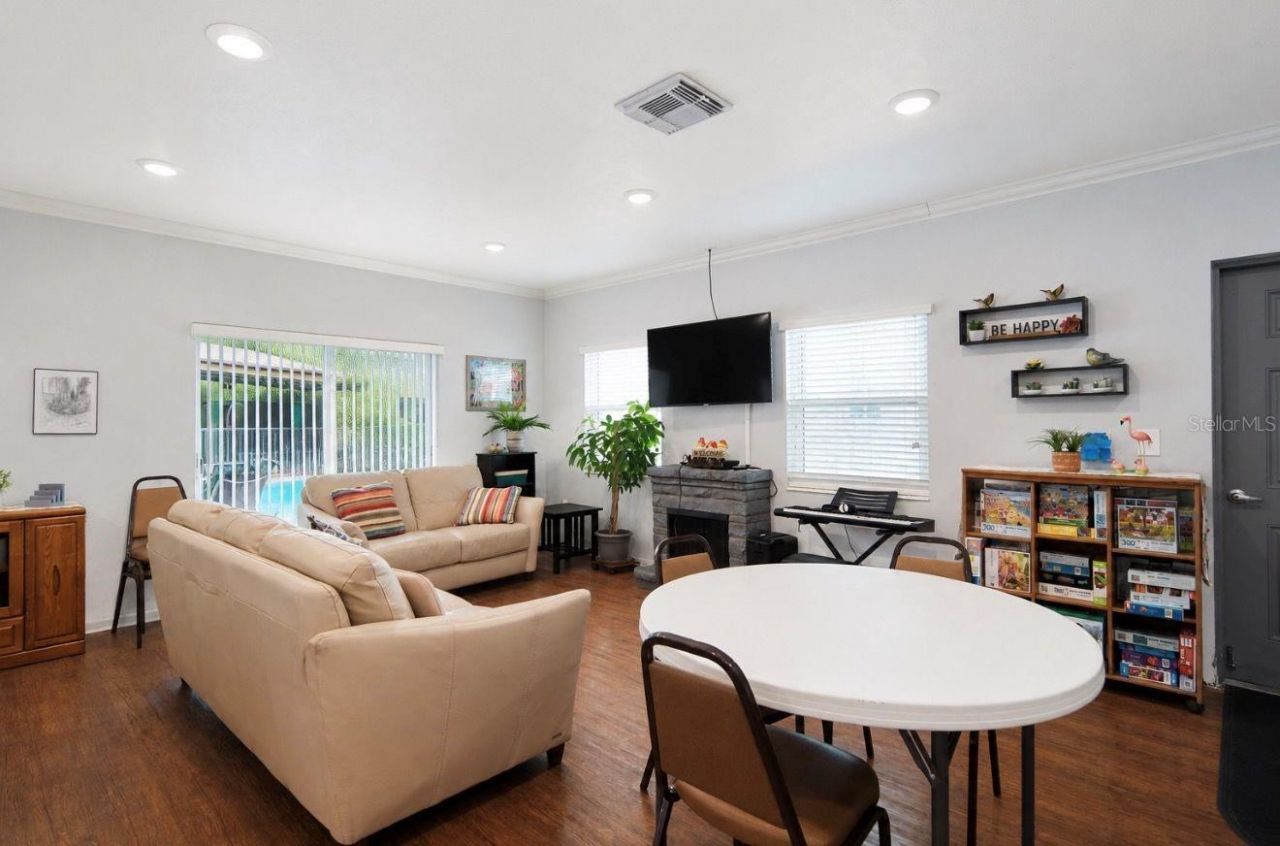 801 83rd Avenue N, Unit 309, Saint Petersburg, FL 33702 Photo