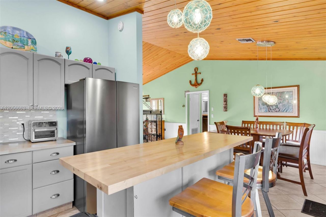 422 Calle Limon, Marathon, FL 33050 Photo