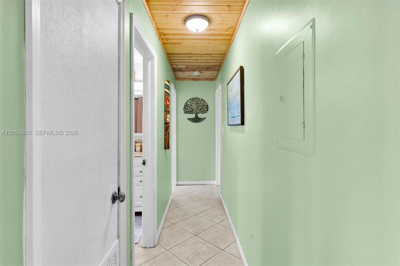422 Calle Limon, Marathon, FL 33050 Photo