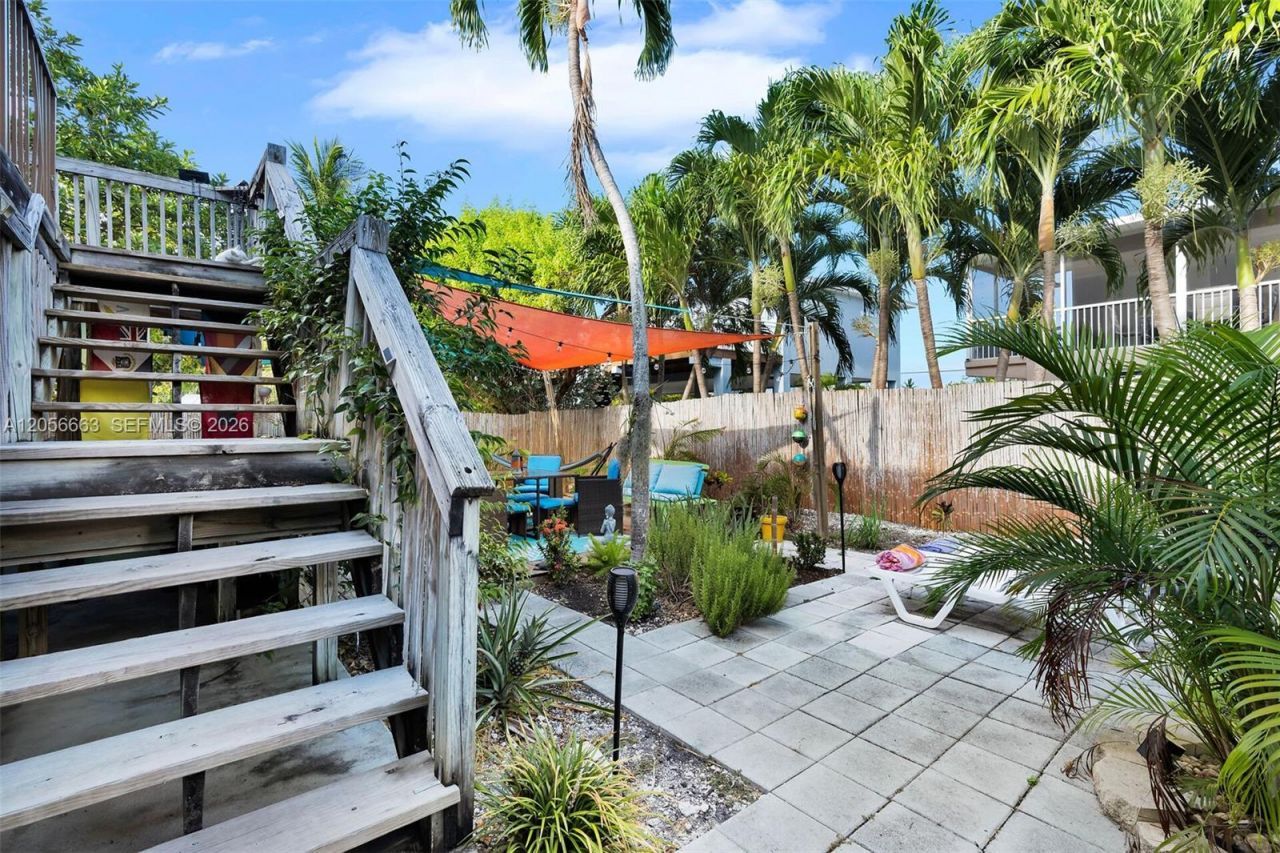 422 Calle Limon, Marathon, FL 33050 Photo