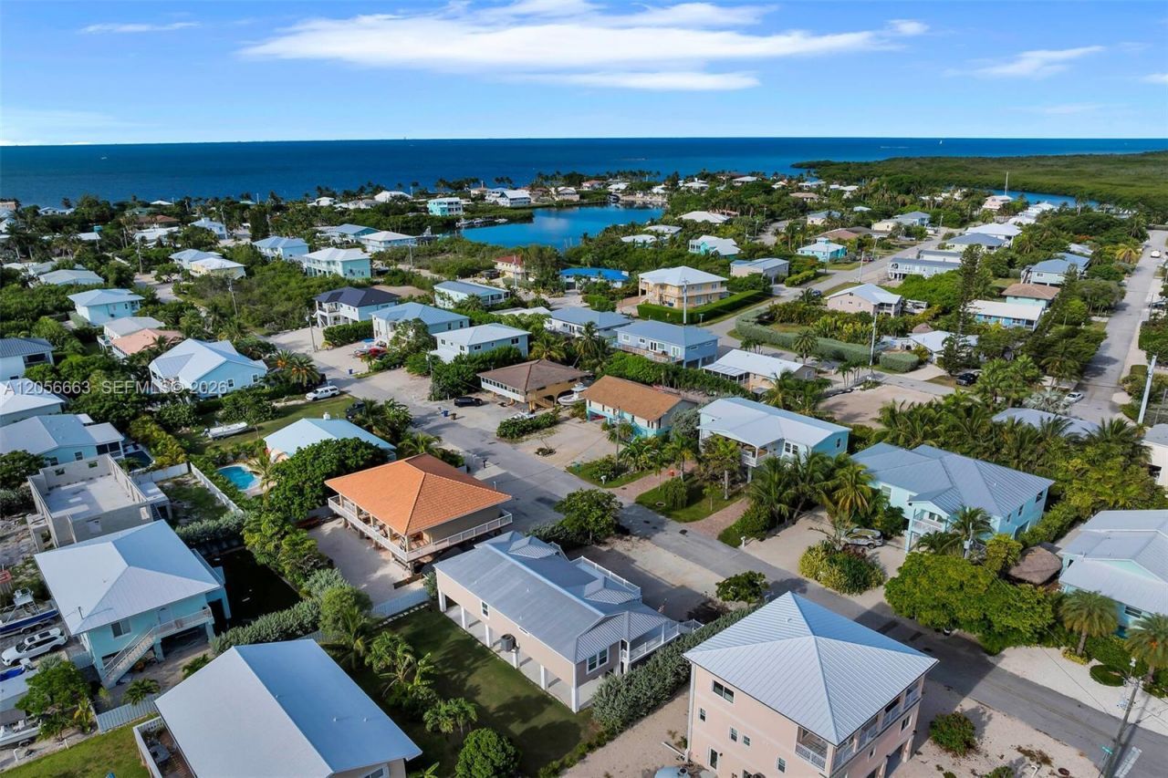 422 Calle Limon, Marathon, FL 33050 Photo