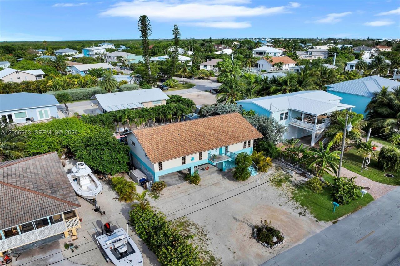 422 Calle Limon, Marathon, FL 33050 Photo