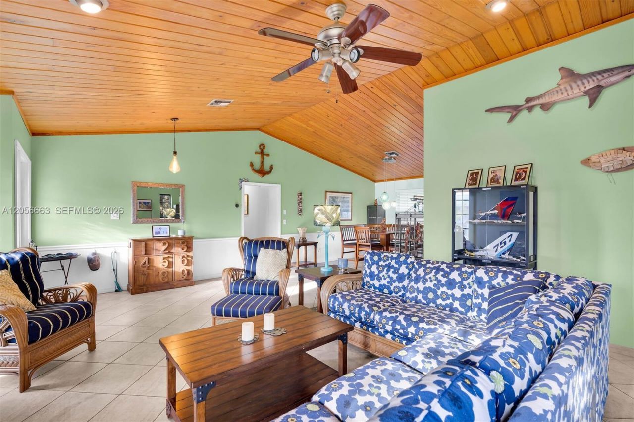 422 Calle Limon, Marathon, FL 33050 Photo