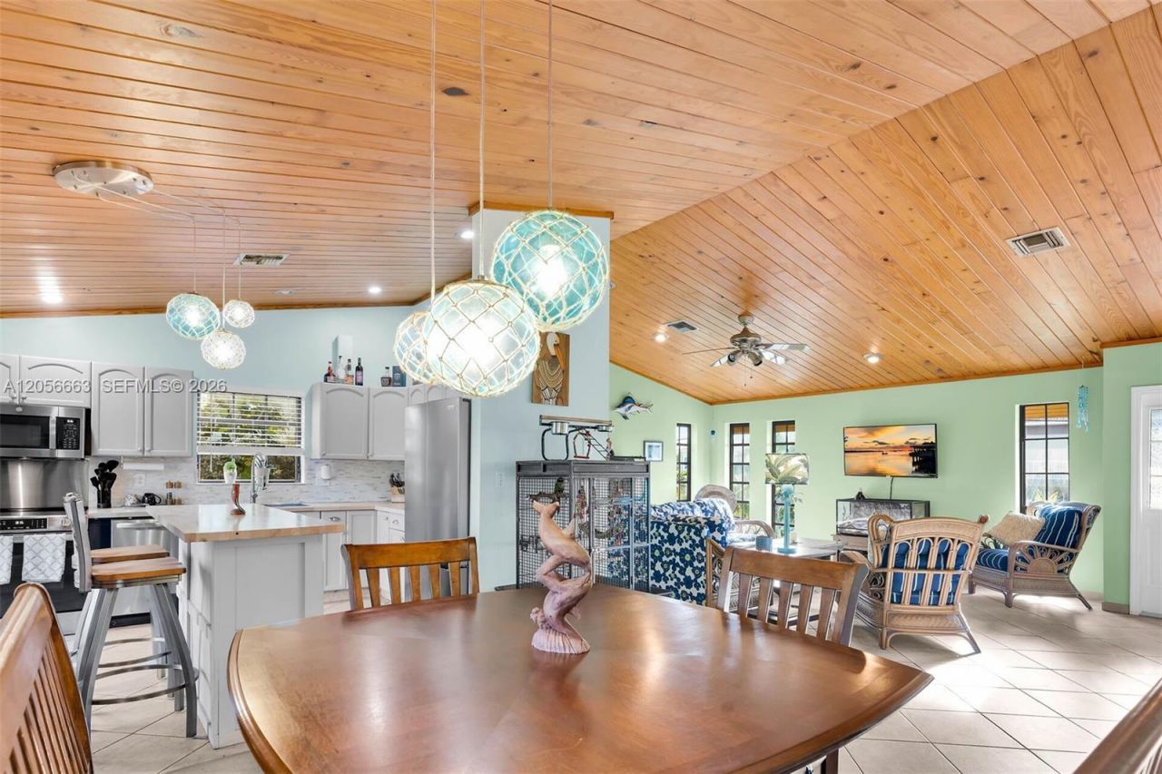 422 Calle Limon, Marathon, FL 33050 Photo