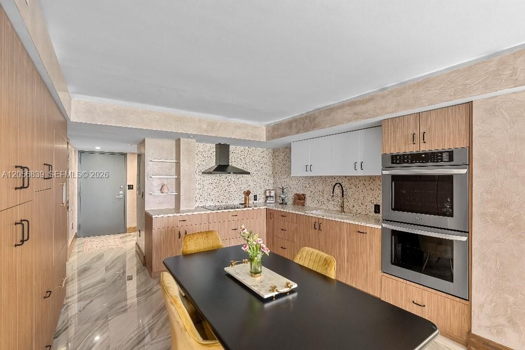 2457 Collins Ave, Unit 1603, Miami Beach, FL 33140 Photo