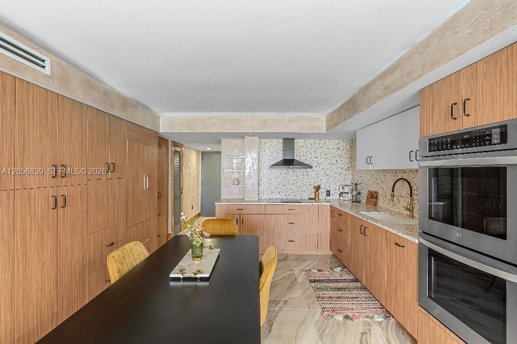 2457 Collins Ave, Unit 1603, Miami Beach, FL 33140 Photo