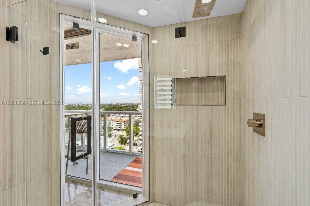 2457 Collins Ave, Unit 1603, Miami Beach, FL 33140 Photo