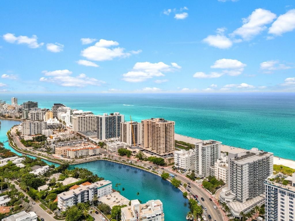 2457 Collins Ave, Unit 1603, Miami Beach, FL 33140 Photo