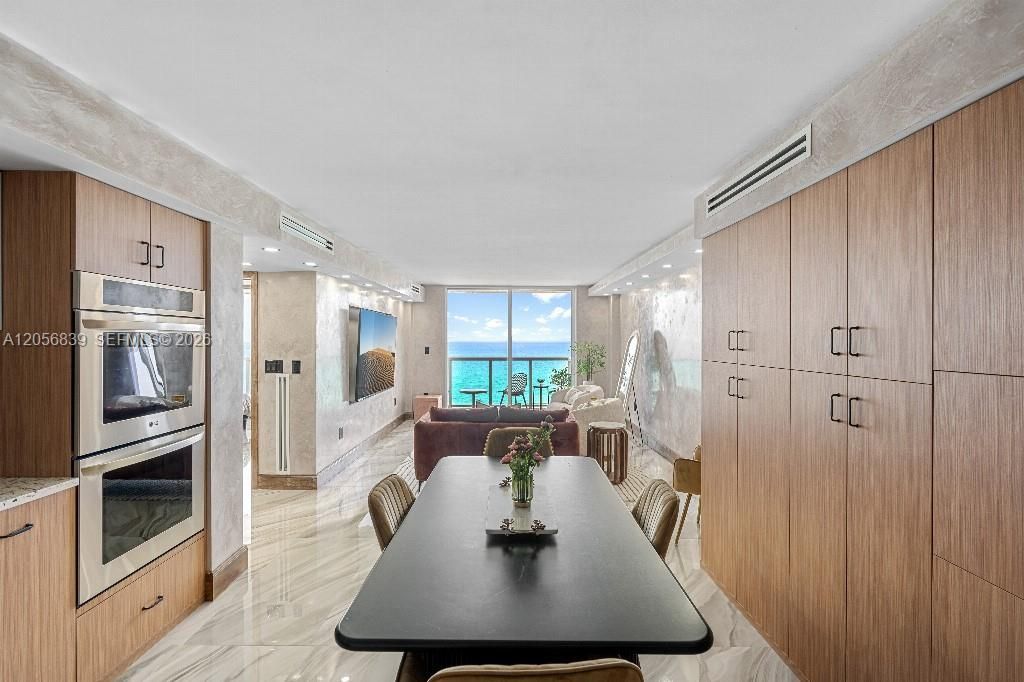 2457 Collins Ave, Unit 1603, Miami Beach, FL 33140 Photo