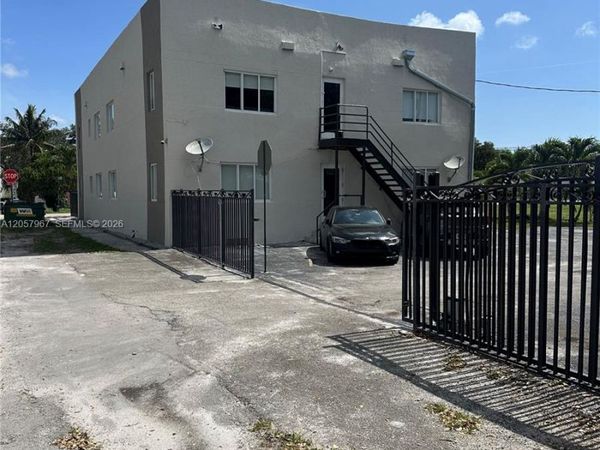 2500 NE 192nd St , Unit 6, Miami, FL 33180