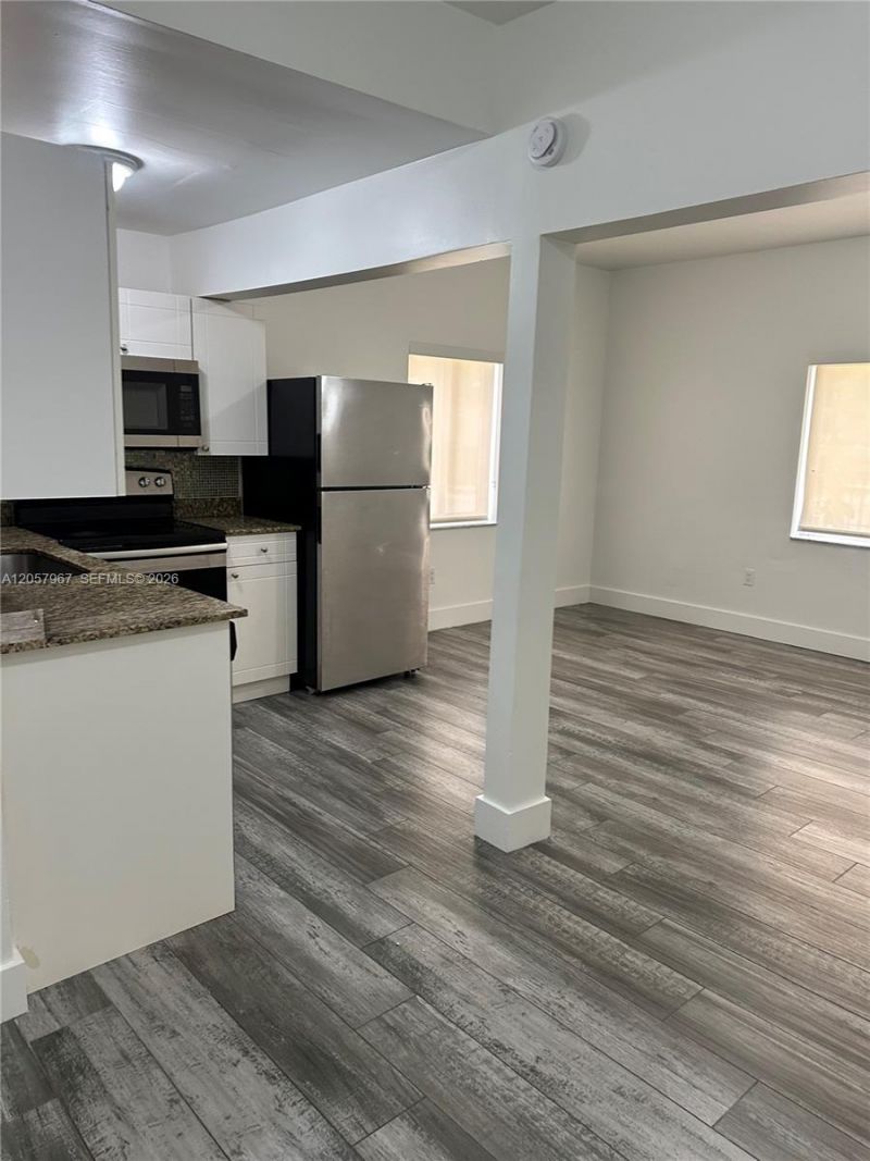 2500 NE 192nd St , Unit 6, Miami, FL 33180 Photo