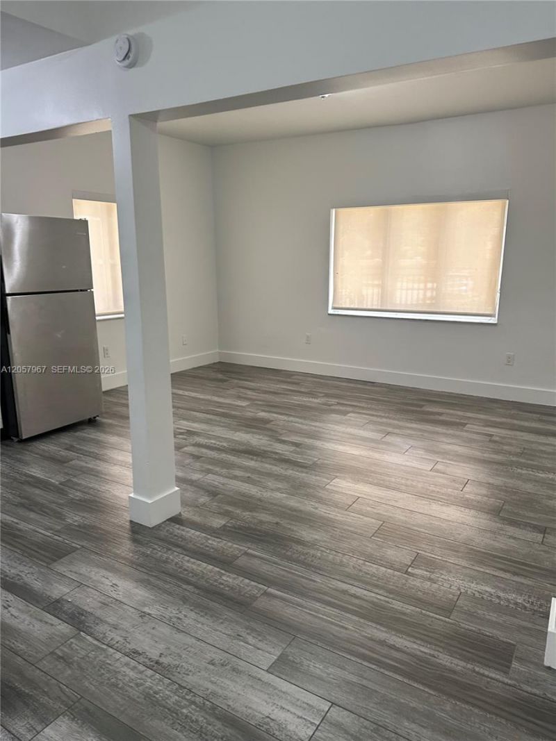 2500 NE 192nd St , Unit 6, Miami, FL 33180 Photo