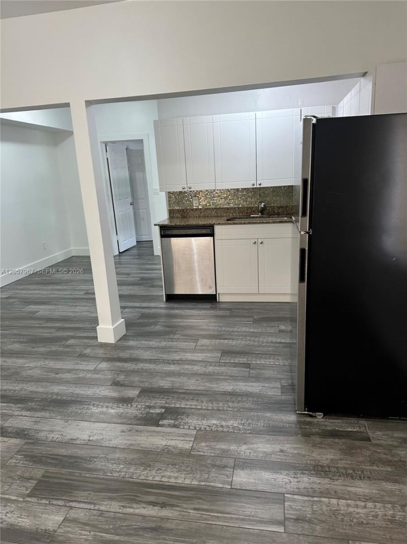 2500 NE 192nd St , Unit 6, Miami, FL 33180 Photo