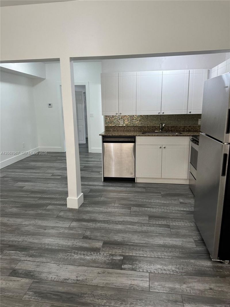 2500 NE 192nd St , Unit 6, Miami, FL 33180 Photo