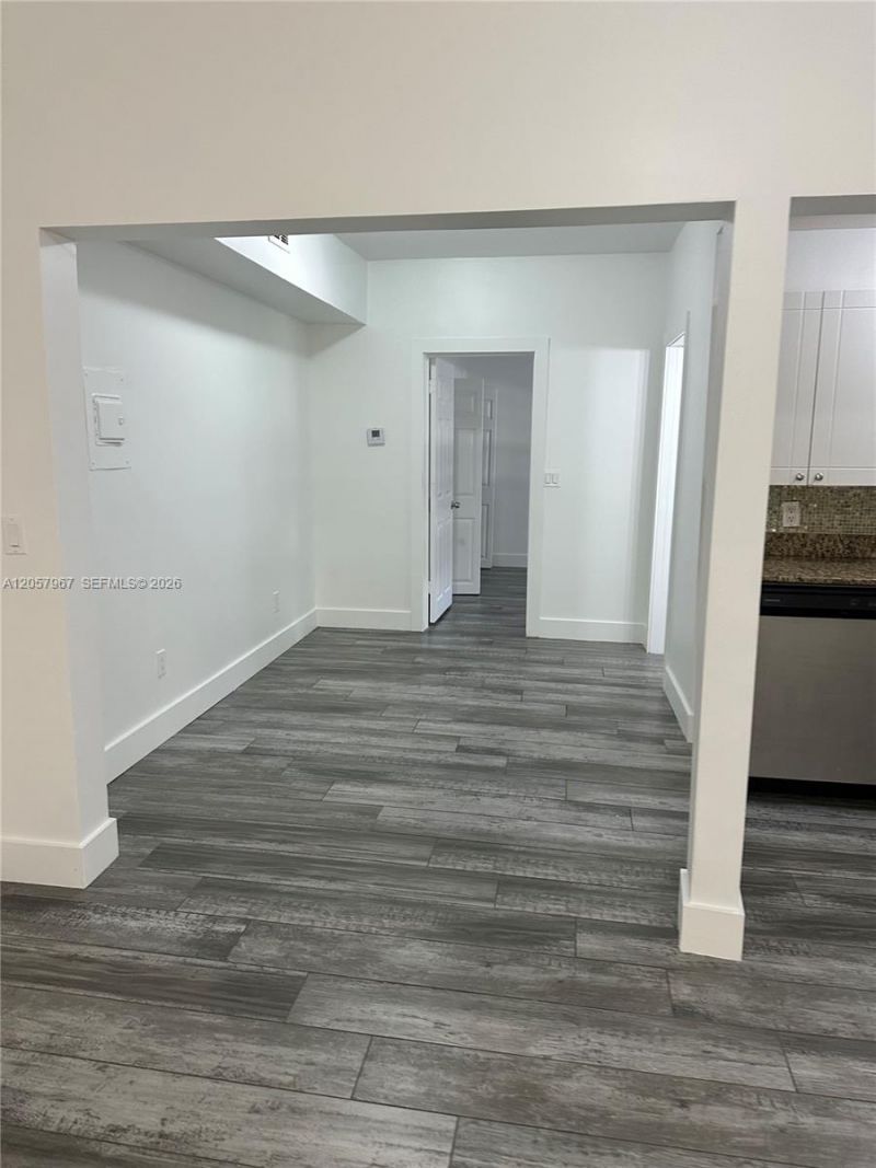 2500 NE 192nd St , Unit 6, Miami, FL 33180 Photo