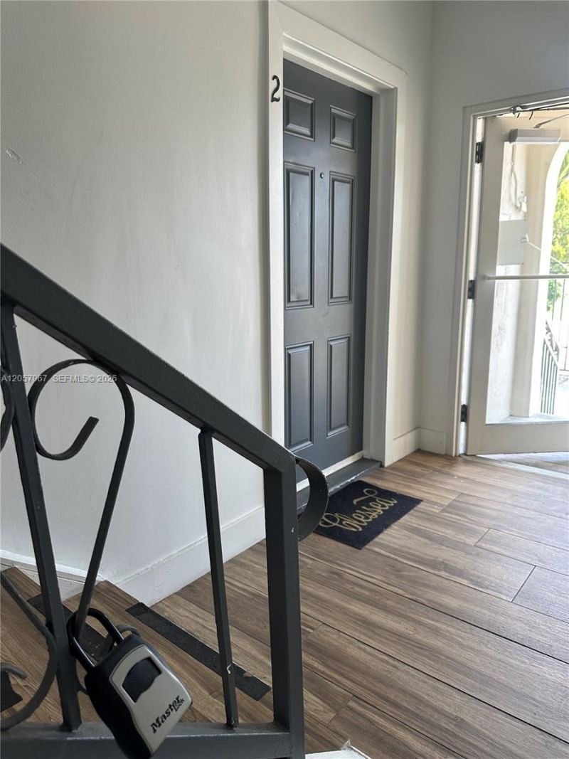 2500 NE 192nd St , Unit 6, Miami, FL 33180 Photo