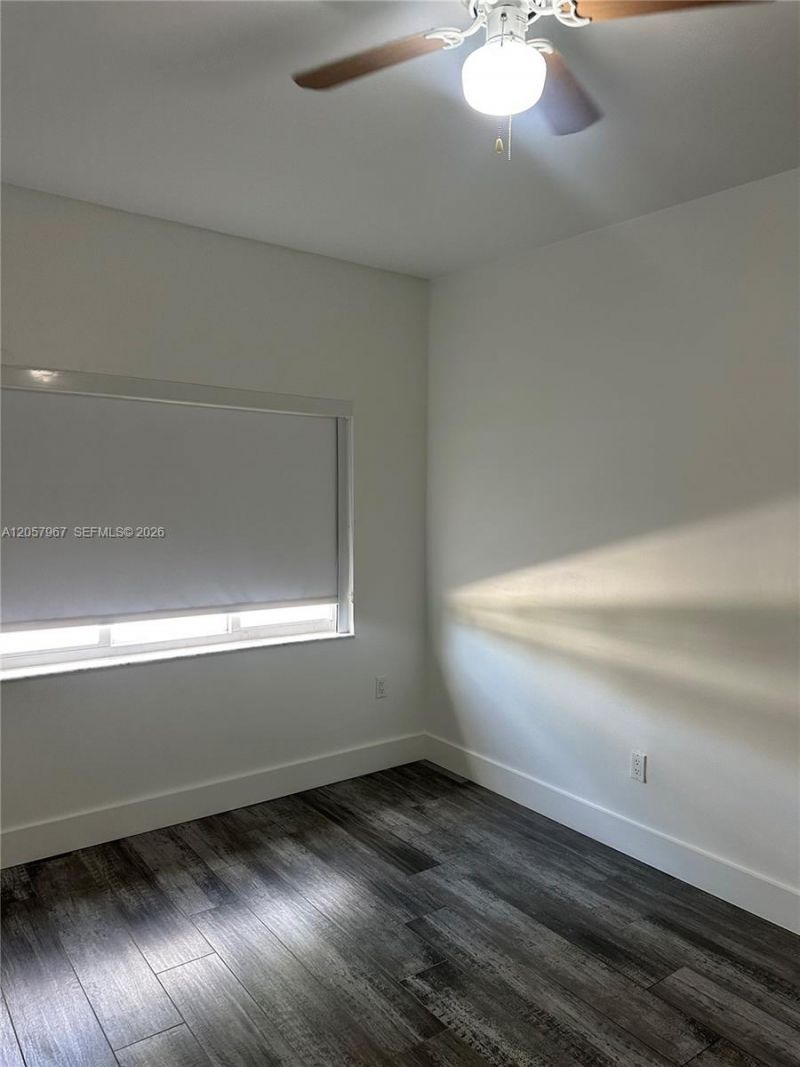 2500 NE 192nd St , Unit 6, Miami, FL 33180 Photo