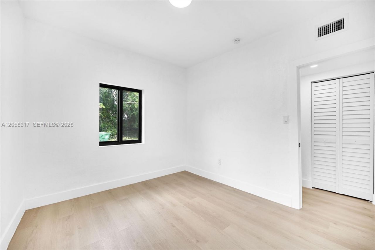 580 NW 116th Ter , Miami, FL 33168 Photo