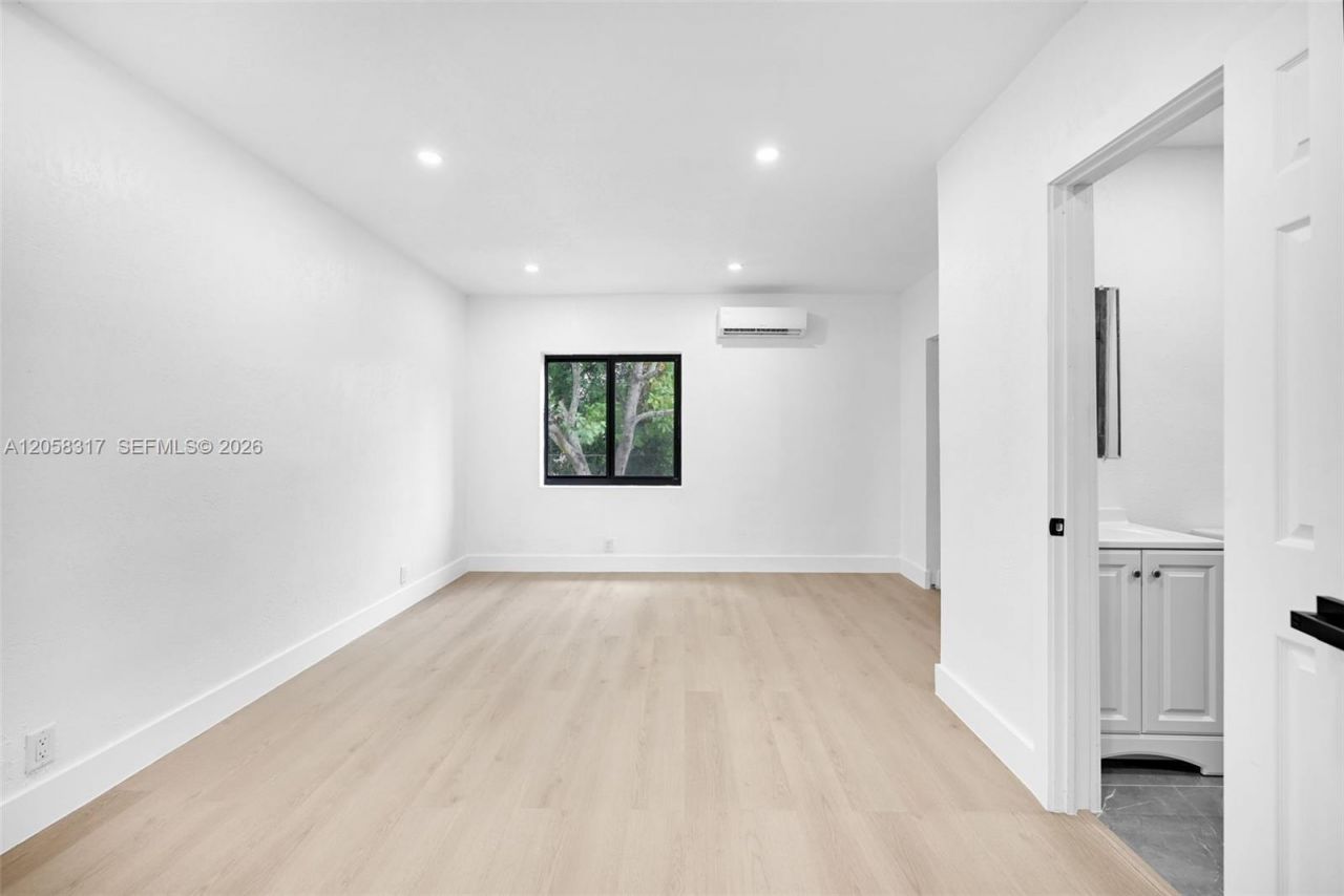 580 NW 116th Ter , Miami, FL 33168 Photo