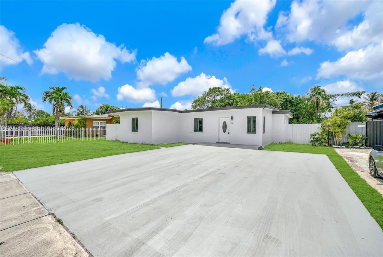 580 NW 116th Ter , Miami, FL 33168 Photo