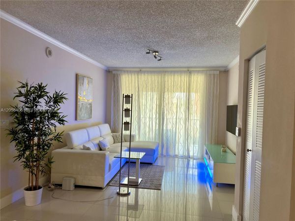 17100 N Bay Rd , Unit 1813, Sunny Isles Beach, FL 33160