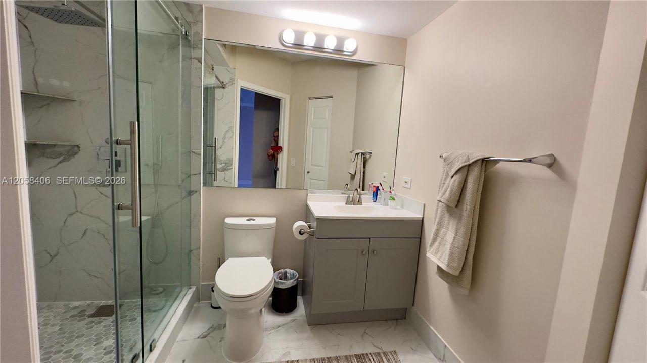 17100 N Bay Rd , Unit 1813, Sunny Isles Beach, FL 33160 Photo