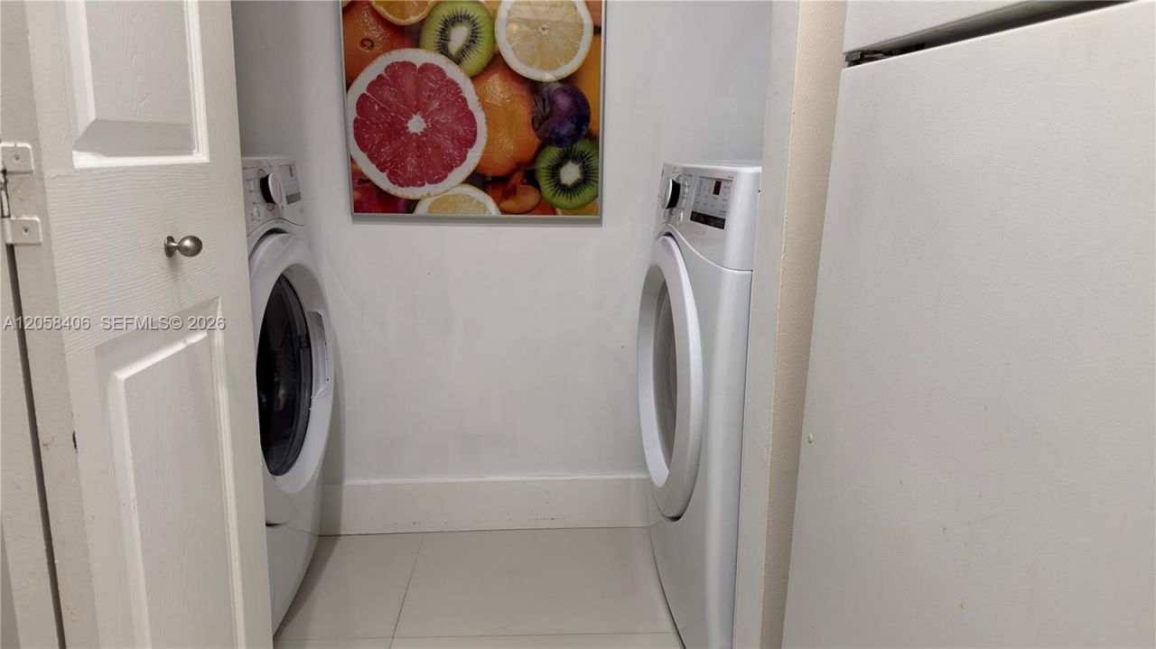 17100 N Bay Rd , Unit 1813, Sunny Isles Beach, FL 33160 Photo