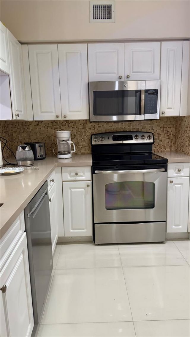 17100 N Bay Rd , Unit 1813, Sunny Isles Beach, FL 33160 Photo