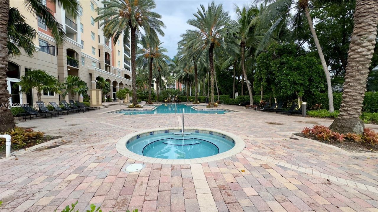 17100 N Bay Rd , Unit 1813, Sunny Isles Beach, FL 33160 Photo